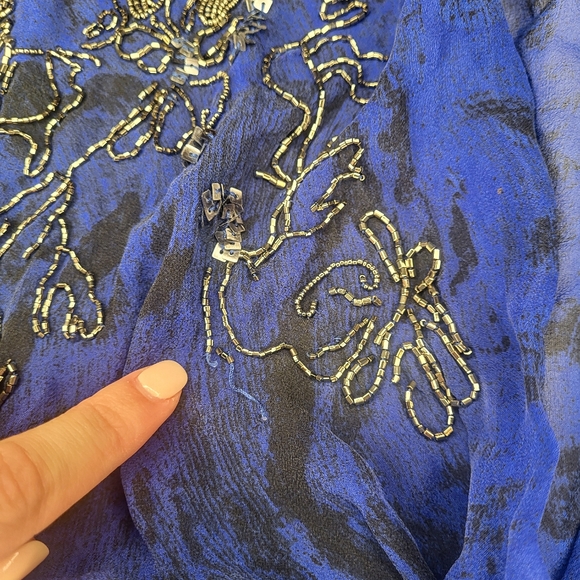 Cache | 100% silk sheer embroidered blouse - Picture 7 of 10